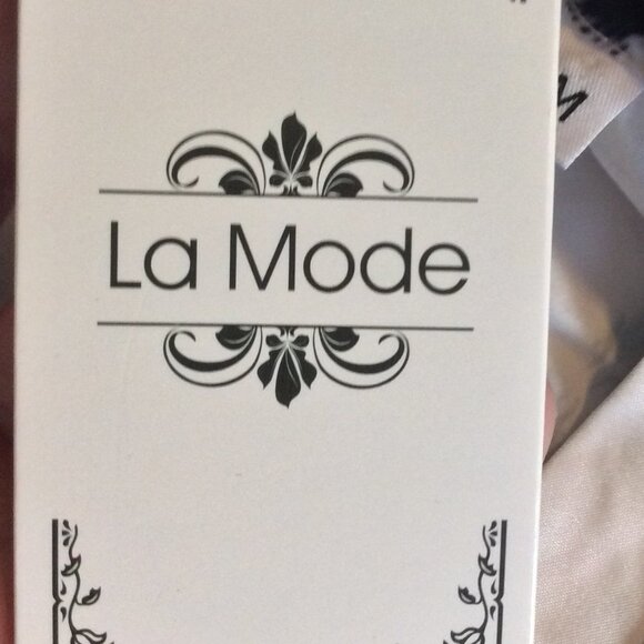 La Mode Black and White Blouse Size Medium - Picture 7 of 7
